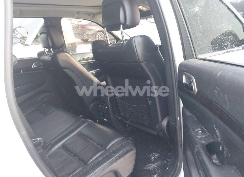 Photo 8 of 2013 Jeep Grand CHEROKEE LAREDO (VIN 1C4RJFAG4DC549031)