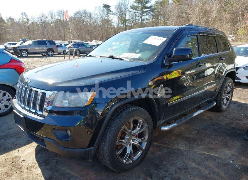Photo 2 of 2013 Jeep Grand CHEROKEE LAREDO (VIN 1C4RJFAG4DC566654)
