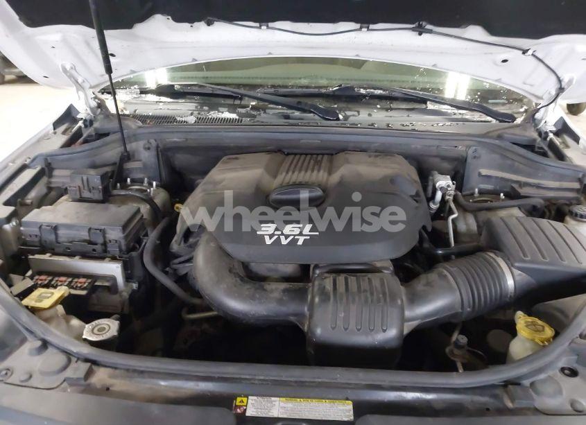 Photo 10 of 2013 Jeep Grand CHEROKEE LAREDO (VIN 1C4RJFAG4DC604139)