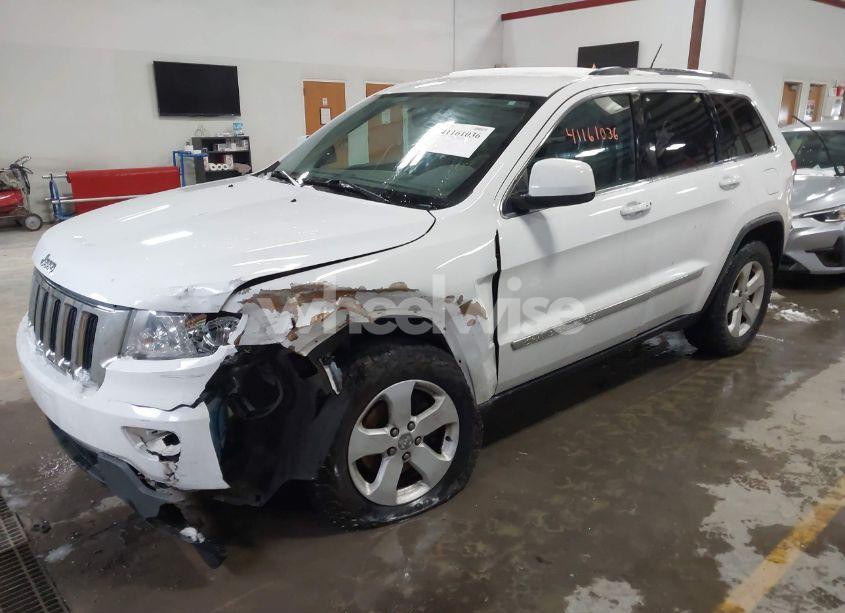 Photo 2 of 2013 Jeep Grand CHEROKEE LAREDO (VIN 1C4RJFAG4DC604139)