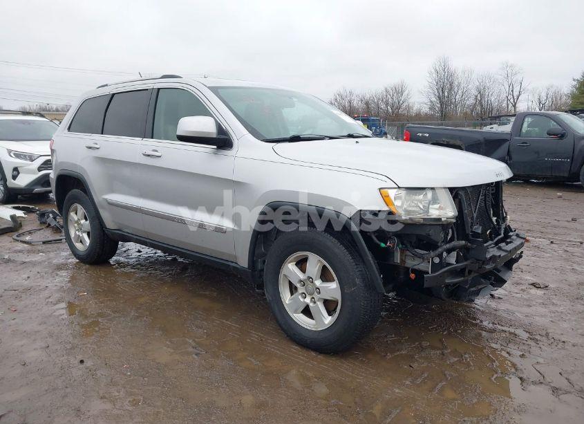 2013 Jeep Grand CHEROKEE LAREDO (VIN 1C4RJFAG4DC631258) main photo