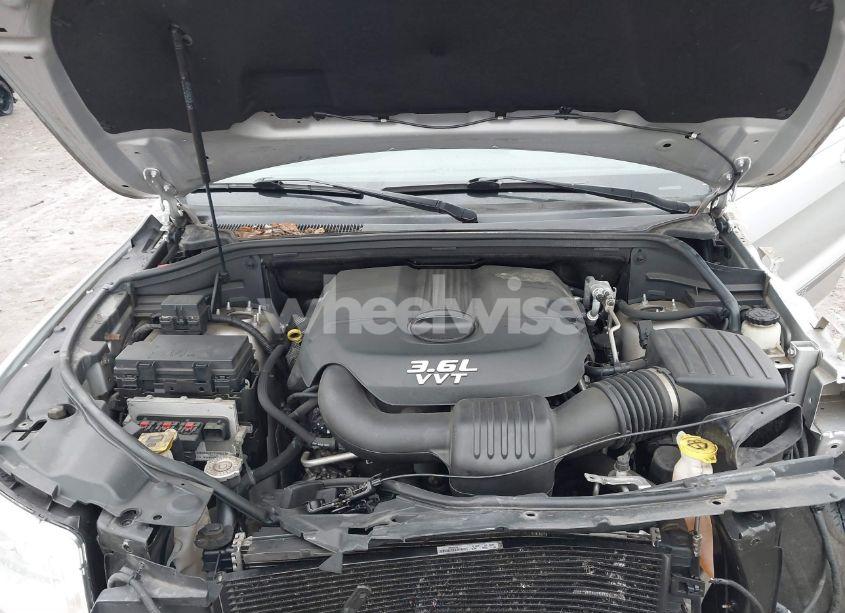 Photo 10 of 2013 Jeep Grand CHEROKEE LAREDO (VIN 1C4RJFAG4DC631258)