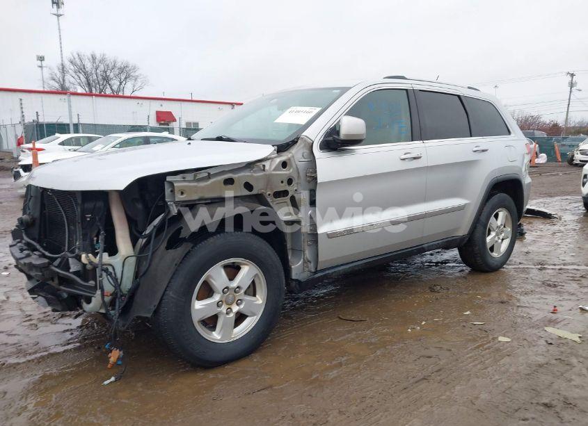 Photo 2 of 2013 Jeep Grand CHEROKEE LAREDO (VIN 1C4RJFAG4DC631258)