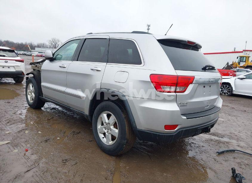 Photo 3 of 2013 Jeep Grand CHEROKEE LAREDO (VIN 1C4RJFAG4DC631258)