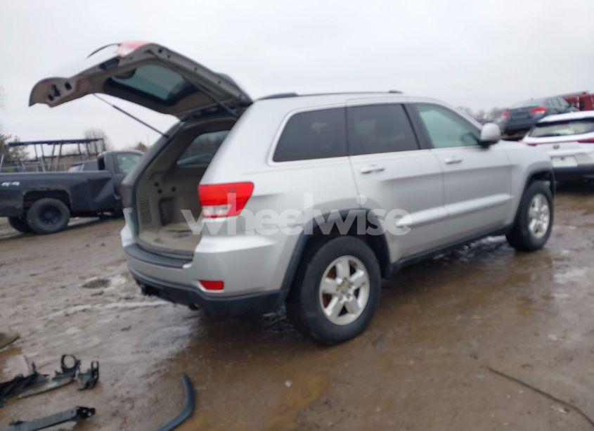 Photo 4 of 2013 Jeep Grand CHEROKEE LAREDO (VIN 1C4RJFAG4DC631258)