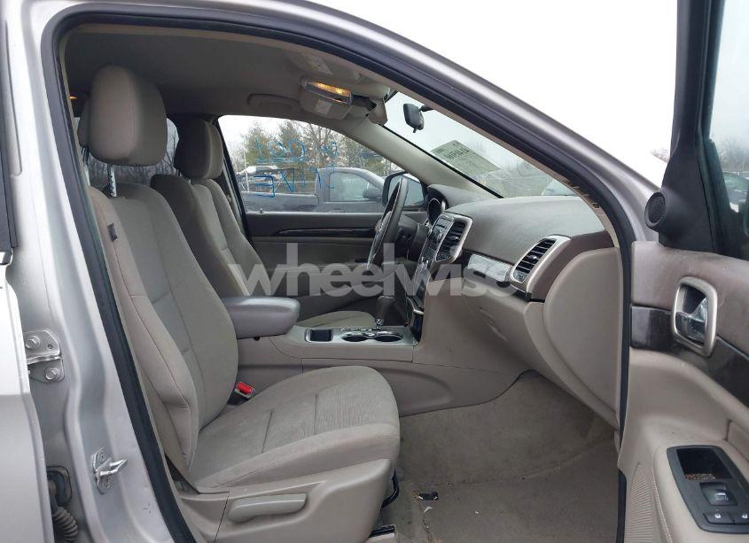 Photo 5 of 2013 Jeep Grand CHEROKEE LAREDO (VIN 1C4RJFAG4DC631258)