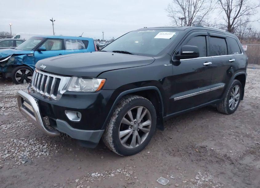 Photo 2 of 2013 Jeep Grand CHEROKEE LAREDO (VIN 1C4RJFAG4DC649971)
