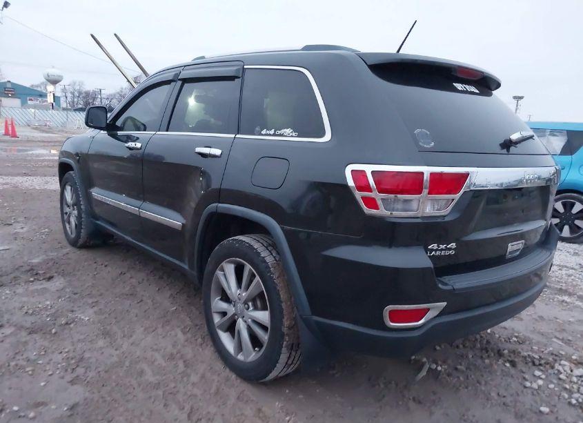 Photo 3 of 2013 Jeep Grand CHEROKEE LAREDO (VIN 1C4RJFAG4DC649971)