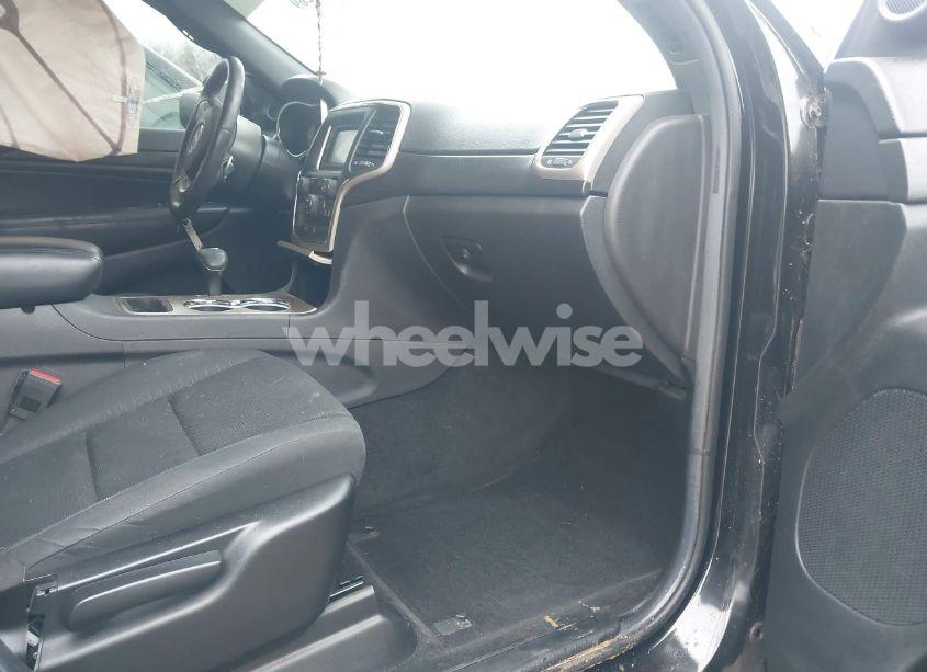 Photo 5 of 2014 Jeep Grand CHEROKEE LAREDO (VIN 1C4RJFAG4EC242220)