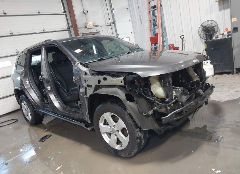 2014 Jeep Grand CHEROKEE LAREDO (VIN 1C4RJFAG4EC458679) main photo