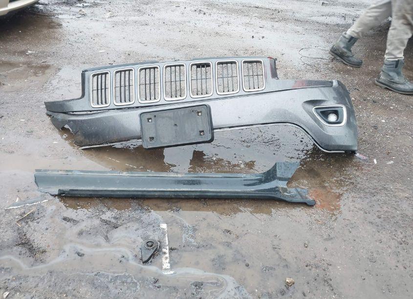 Photo 11 of 2015 Jeep Grand CHEROKEE LAREDO (VIN 1C4RJFAG4FC102654)