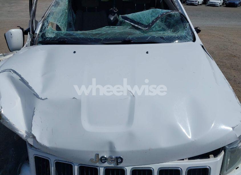 Photo 10 of 2015 Jeep Grand CHEROKEE LAREDO (VIN 1C4RJFAG4FC156407)