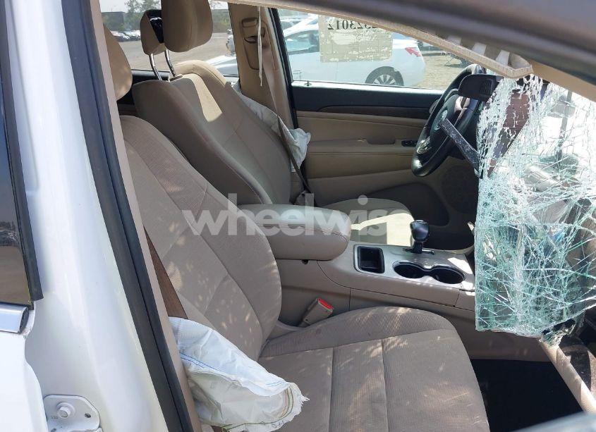 Photo 5 of 2015 Jeep Grand CHEROKEE LAREDO (VIN 1C4RJFAG4FC156407)