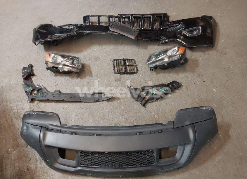 Photo 12 of 2015 Jeep Grand CHEROKEE LAREDO (VIN 1C4RJFAG4FC158187)