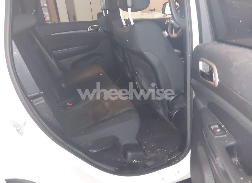 Photo 8 of 2016 Jeep Grand CHEROKEE LAREDO (VIN 1C4RJFAG4GC395831)