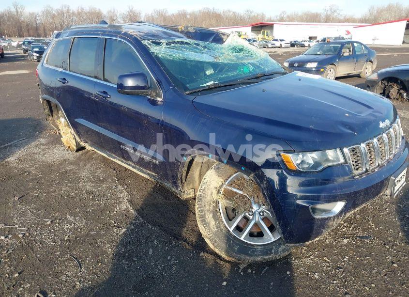 2017 Jeep Grand CHEROKEE LAREDO 4X4 (VIN 1C4RJFAG4HC849920) main photo