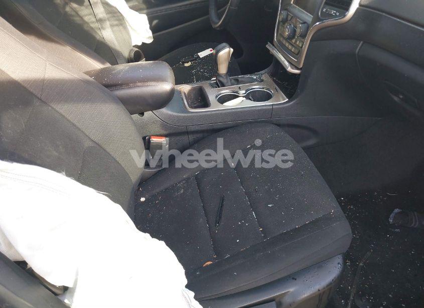 Photo 5 of 2017 Jeep Grand CHEROKEE LAREDO 4X4 (VIN 1C4RJFAG4HC849920)