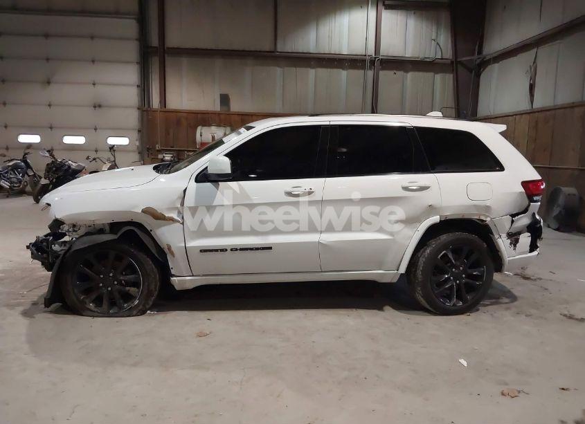 Photo 14 of 2017 Jeep Grand CHEROKEE ALTITUDE 4X4 (VIN 1C4RJFAG4HC894761)