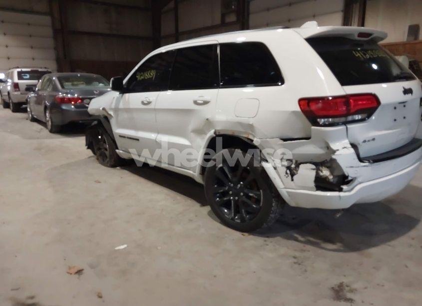 Photo 18 of 2017 Jeep Grand CHEROKEE ALTITUDE 4X4 (VIN 1C4RJFAG4HC894761)