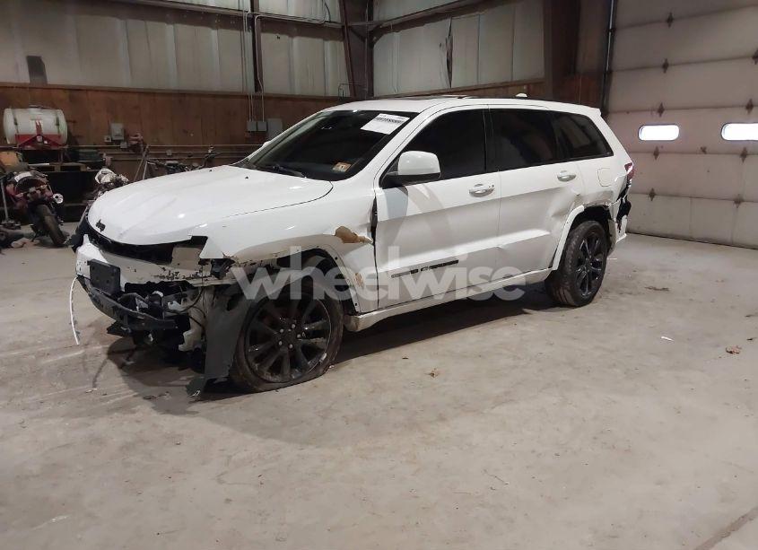 Photo 2 of 2017 Jeep Grand CHEROKEE ALTITUDE 4X4 (VIN 1C4RJFAG4HC894761)