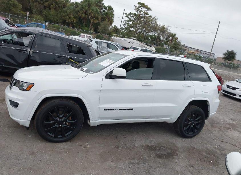 Photo 14 of 2018 Jeep Grand CHEROKEE ALTITUDE 4X4 (VIN 1C4RJFAG4JC123187)
