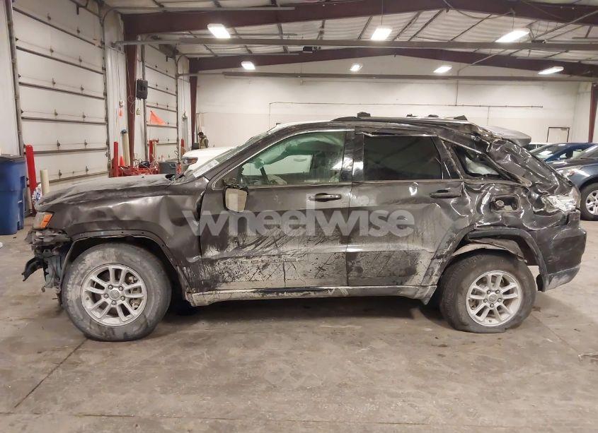 Photo 15 of 2018 Jeep Grand CHEROKEE LAREDO E 4X4 (VIN 1C4RJFAG4JC313054)