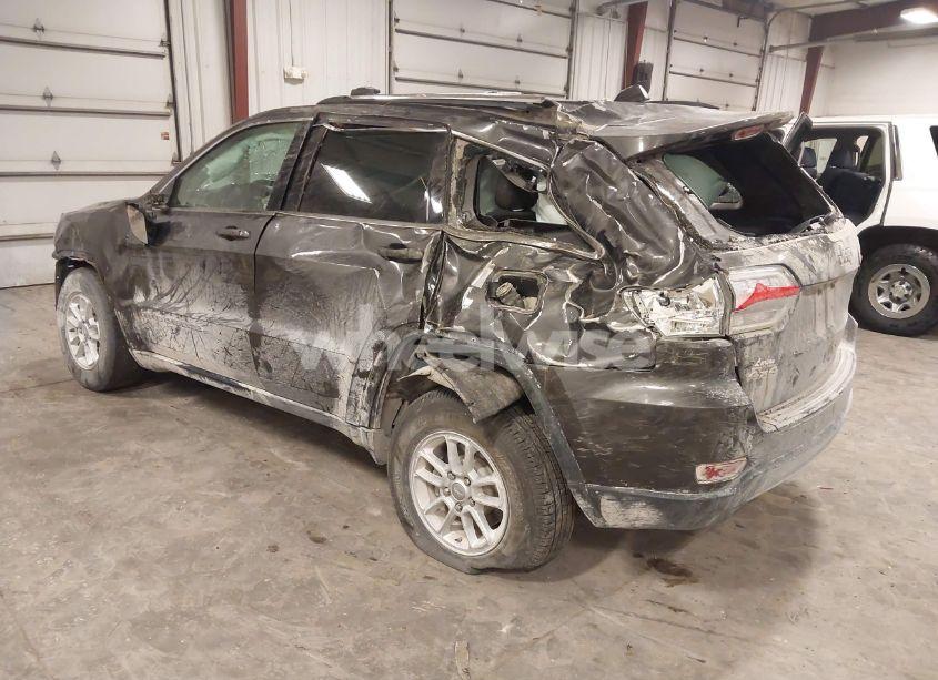 Photo 3 of 2018 Jeep Grand CHEROKEE LAREDO E 4X4 (VIN 1C4RJFAG4JC313054)