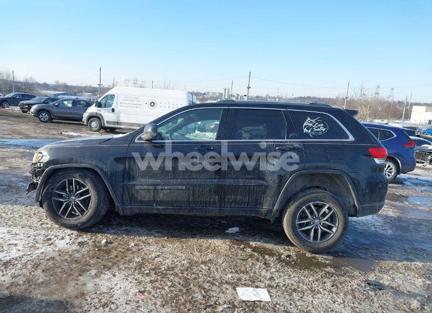 Photo 15 of 2018 Jeep Grand CHEROKEE LAREDO E 4X4 (VIN 1C4RJFAG4JC313362)