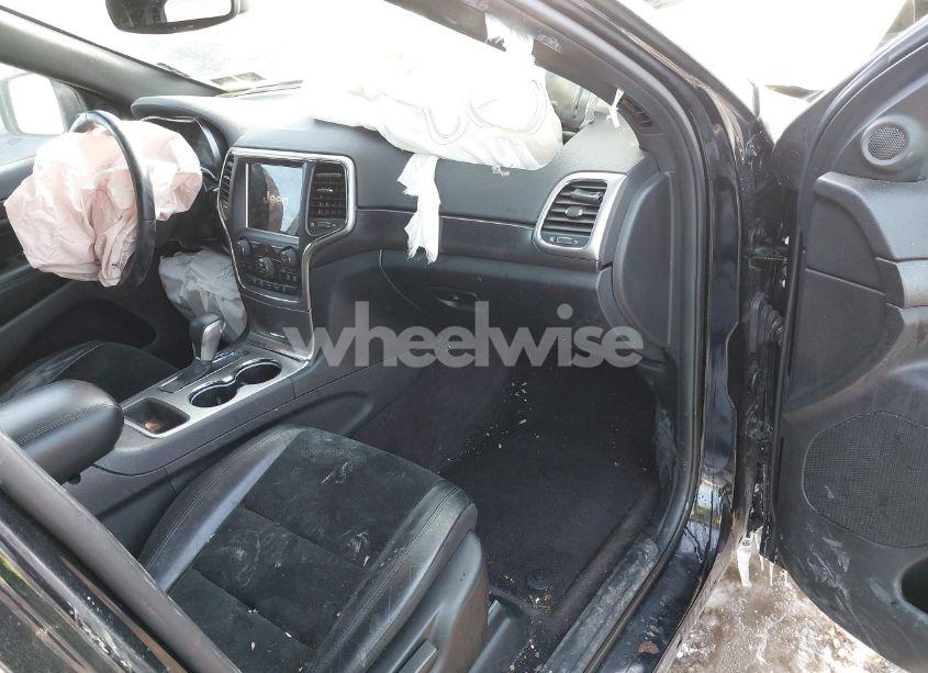 Photo 5 of 2018 Jeep Grand CHEROKEE LAREDO E 4X4 (VIN 1C4RJFAG4JC313362)