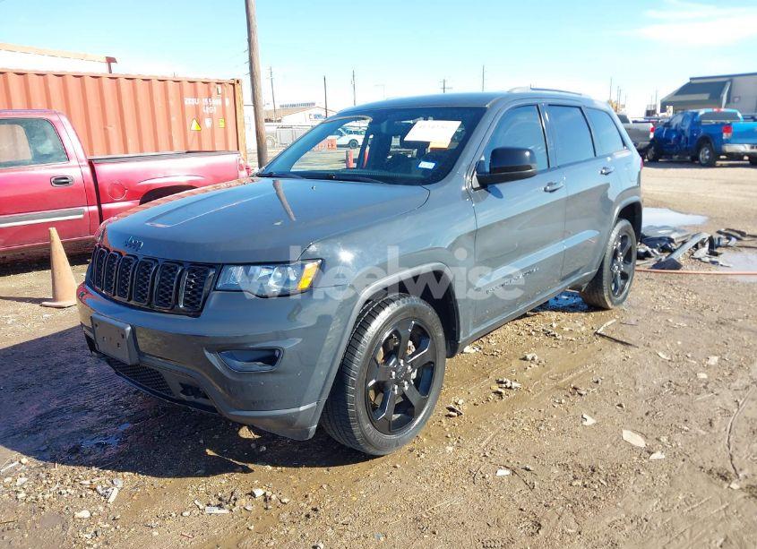 Photo 2 of 2018 Jeep Grand CHEROKEE UPLAND 4X4 (VIN 1C4RJFAG4JC370502)