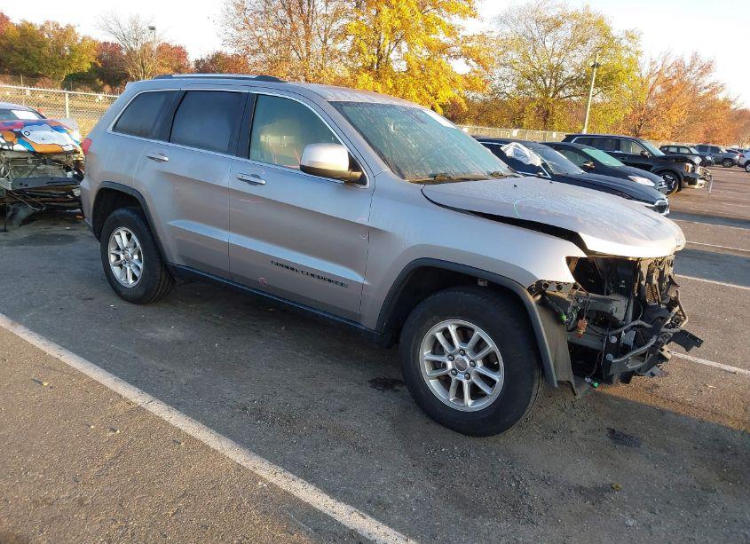 2018 Jeep Grand CHEROKEE LAREDO E 4X4 (VIN 1C4RJFAG4JC421707) main photo