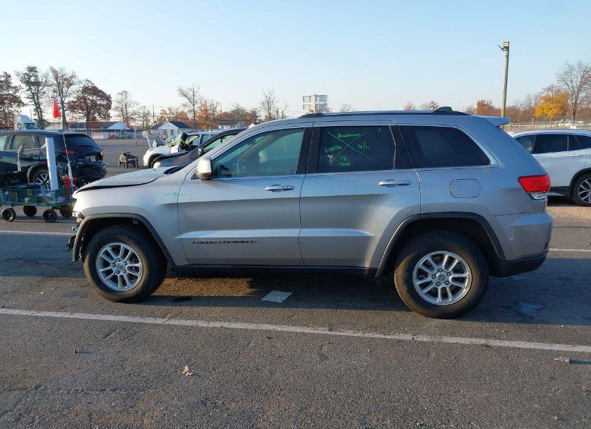 Photo 15 of 2018 Jeep Grand CHEROKEE LAREDO E 4X4 (VIN 1C4RJFAG4JC421707)