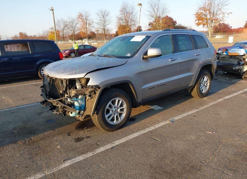 Photo 2 of 2018 Jeep Grand CHEROKEE LAREDO E 4X4 (VIN 1C4RJFAG4JC421707)