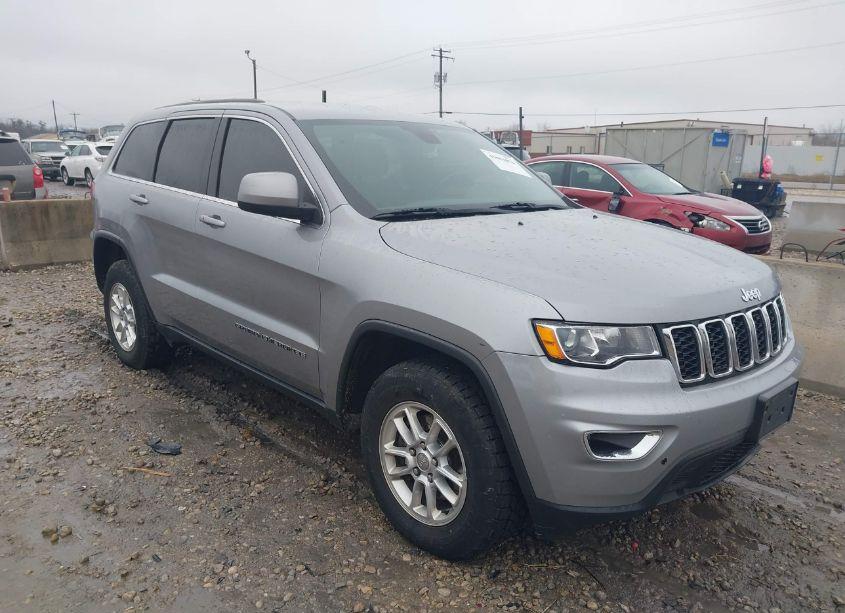 2018 Jeep Grand CHEROKEE LAREDO 4X4 (VIN 1C4RJFAG4JC457817) main photo