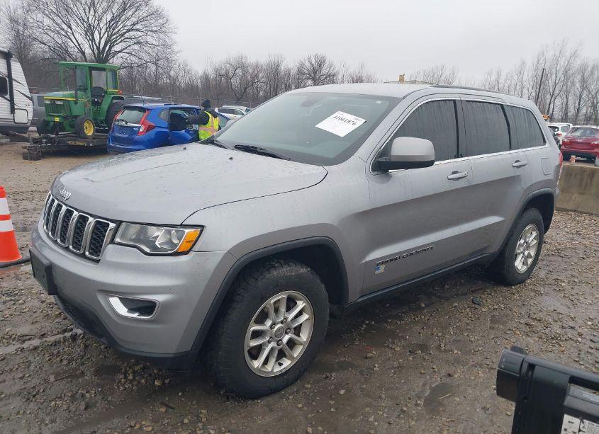 Photo 2 of 2018 Jeep Grand CHEROKEE LAREDO 4X4 (VIN 1C4RJFAG4JC457817)