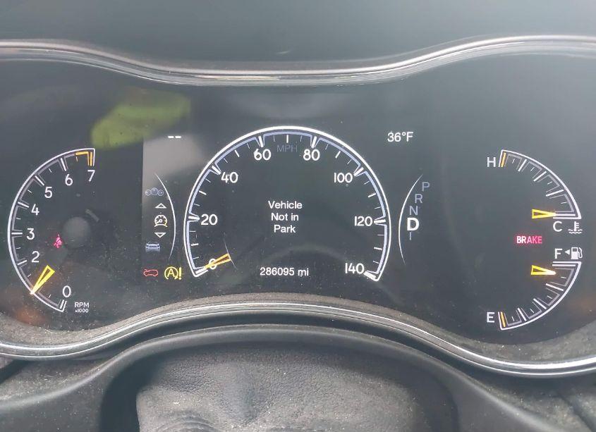 Photo 7 of 2018 Jeep Grand CHEROKEE LAREDO 4X4 (VIN 1C4RJFAG4JC457817)