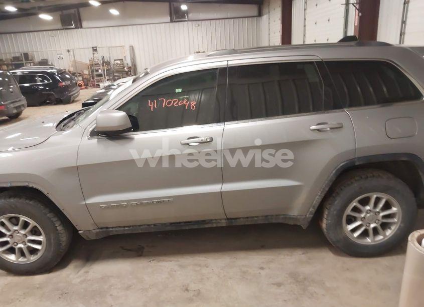 Photo 14 of 2018 Jeep Grand CHEROKEE LAREDO E 4X4 (VIN 1C4RJFAG4JC467568)
