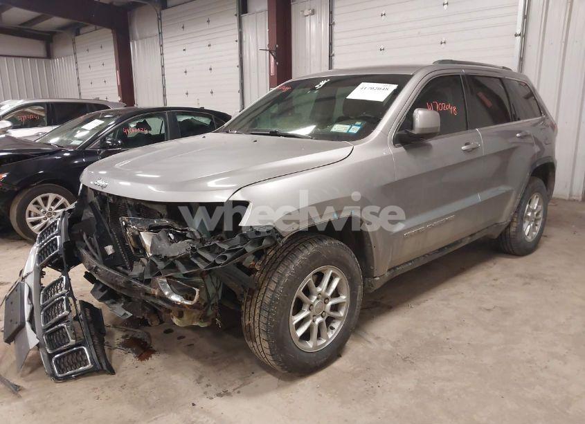 Photo 2 of 2018 Jeep Grand CHEROKEE LAREDO E 4X4 (VIN 1C4RJFAG4JC467568)