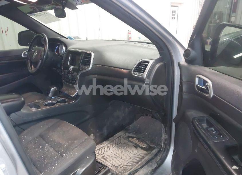 Photo 5 of 2018 Jeep Grand CHEROKEE LAREDO E 4X4 (VIN 1C4RJFAG4JC467568)