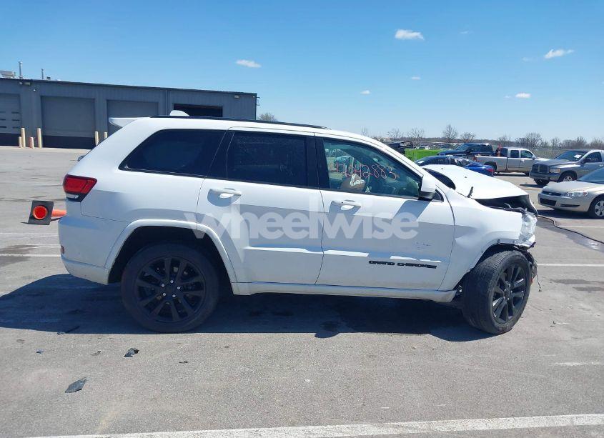 Photo 14 of 2018 Jeep Grand CHEROKEE ALTITUDE 4X4 (VIN 1C4RJFAG4JC500181)