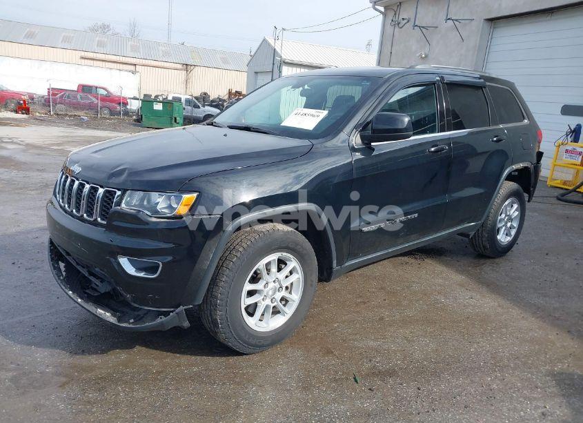 Photo 2 of 2019 Jeep Grand CHEROKEE LAREDO 4X4 (VIN 1C4RJFAG4KC607071)