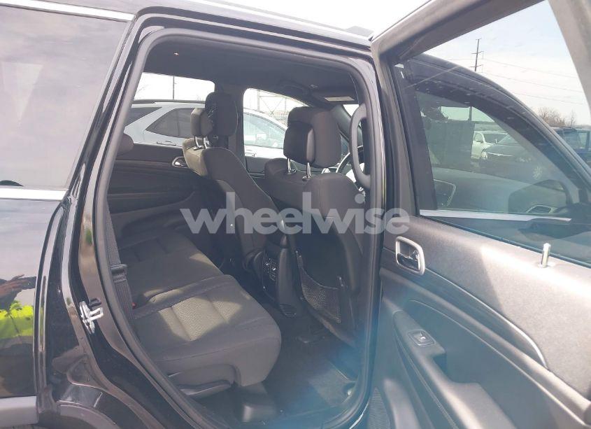 Photo 8 of 2019 Jeep Grand CHEROKEE LAREDO 4X4 (VIN 1C4RJFAG4KC607071)