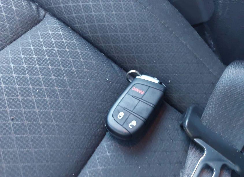 Photo 11 of 2019 Jeep Grand CHEROKEE LAREDO E 4X4 (VIN 1C4RJFAG4KC608074)