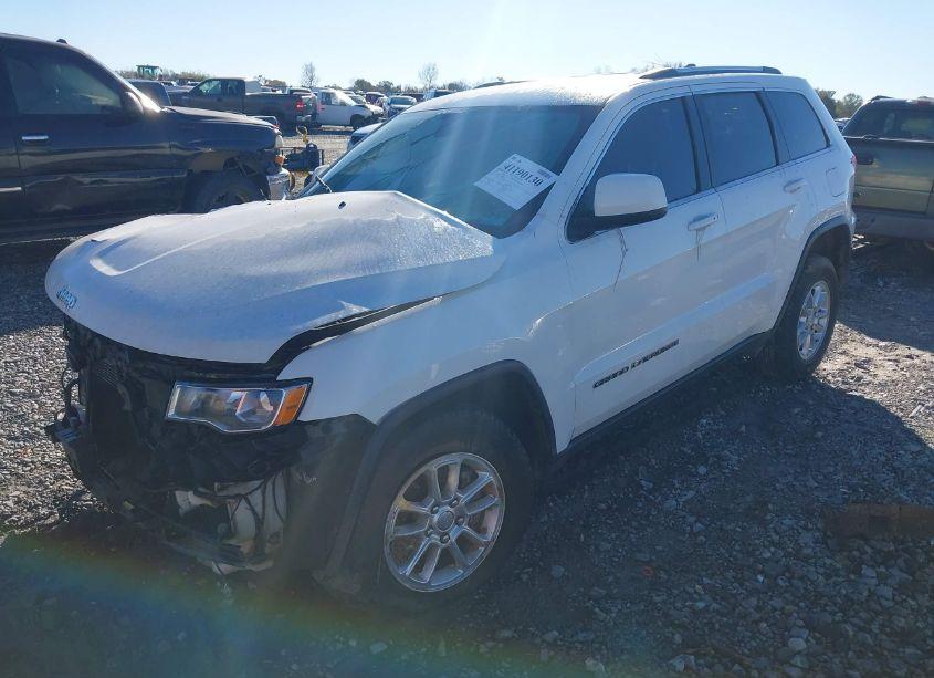 Photo 2 of 2019 Jeep Grand CHEROKEE LAREDO E 4X4 (VIN 1C4RJFAG4KC608074)