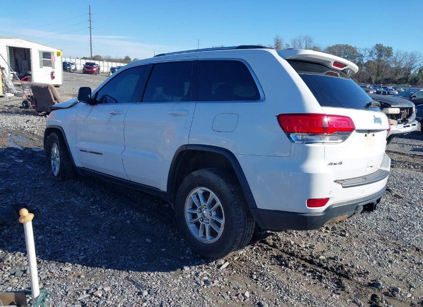 Photo 3 of 2019 Jeep Grand CHEROKEE LAREDO E 4X4 (VIN 1C4RJFAG4KC608074)