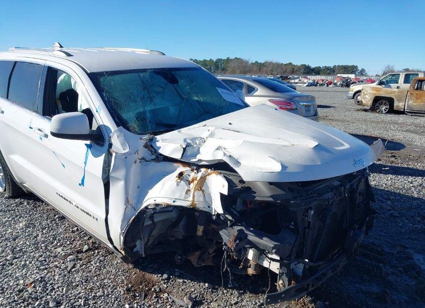 Photo 6 of 2019 Jeep Grand CHEROKEE LAREDO E 4X4 (VIN 1C4RJFAG4KC608074)