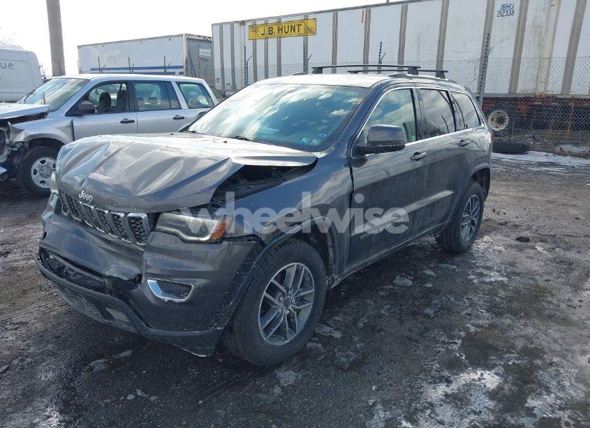 Photo 2 of 2020 Jeep Grand CHEROKEE LAREDO E 4X4 (VIN 1C4RJFAG4LC222062)
