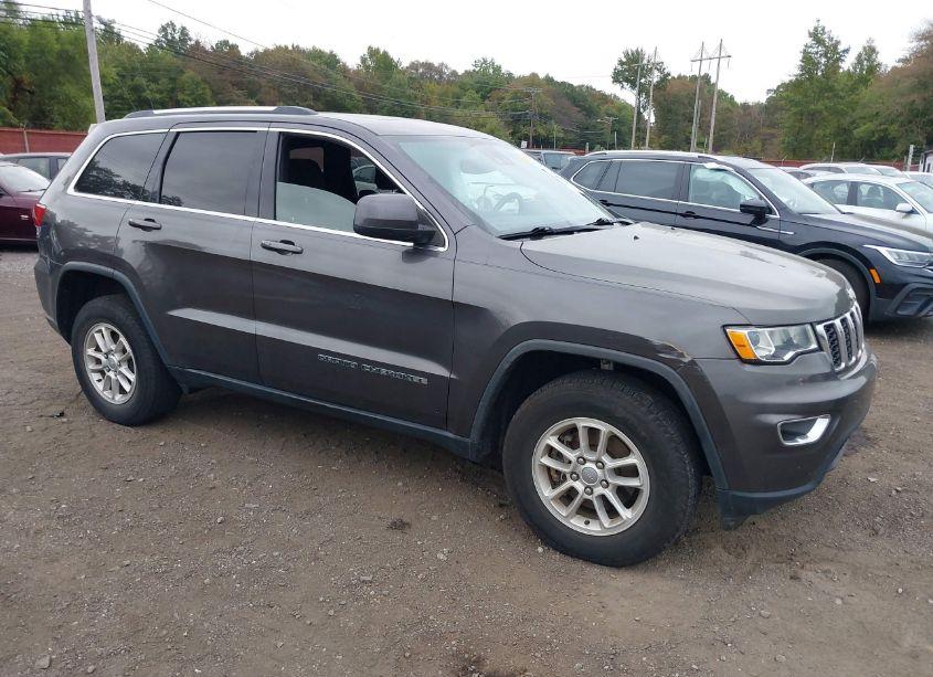 2020 Jeep Grand CHEROKEE LAREDO E 4X4 (VIN 1C4RJFAG4LC243557) main photo