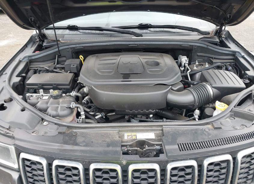 Photo 10 of 2020 Jeep Grand CHEROKEE LAREDO E 4X4 (VIN 1C4RJFAG4LC243557)