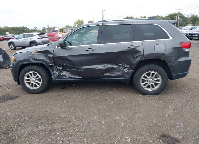 Photo 14 of 2020 Jeep Grand CHEROKEE LAREDO E 4X4 (VIN 1C4RJFAG4LC243557)